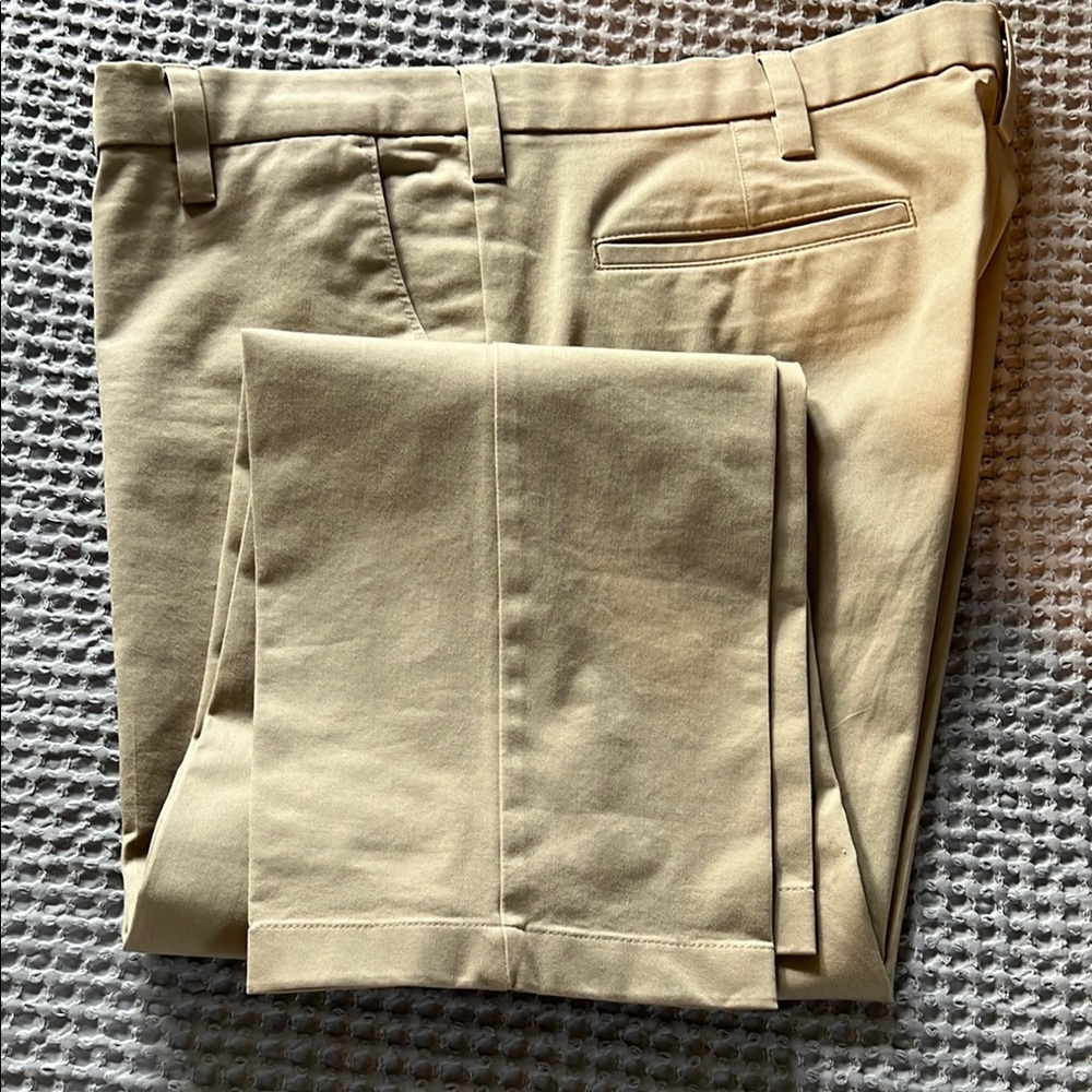 Dockers straight leg  Khaki dress pant size 40x30